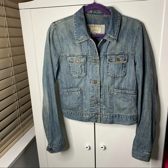 Abercrombie & Fitch Trucker Jean Jacket - Picture 1 of 13